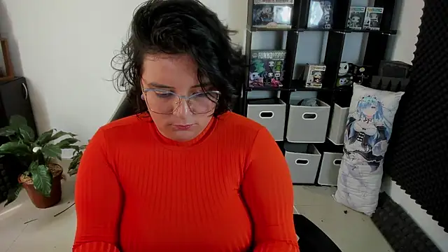 aika-dreams online show from December 2024 04:26:01 PM