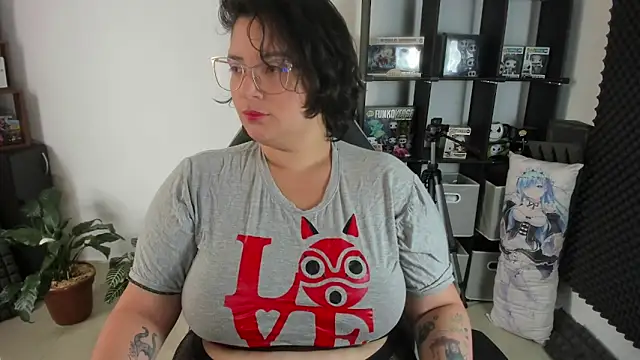 aika-dreams online show from December 2024 01:13:02 PM