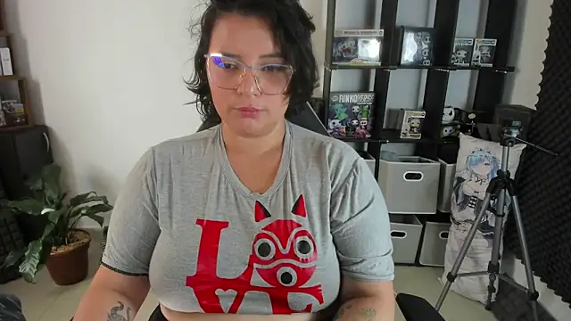 aika-dreams online show from December 2024 04:17:01 PM