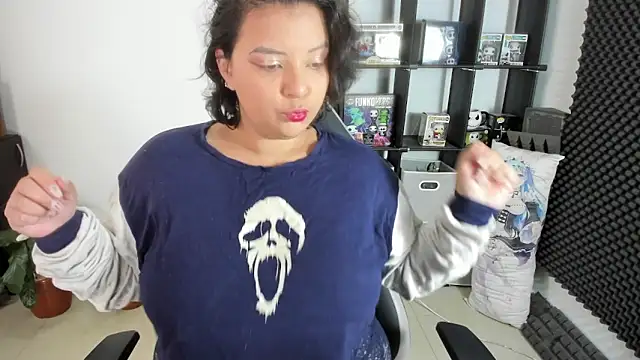 aika-dreams online show from December 2024 12:45:02 PM