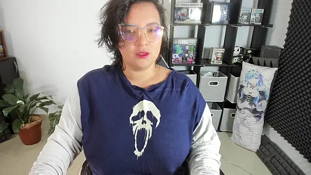 aika-dreams online show from January 2025 12:42:02 PM