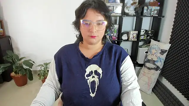 aika-dreams online show from January 2025 12:43:01 PM