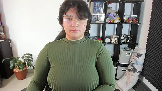 aika-dreams online show from February 2025 03:42:01 PM