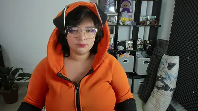 aika-dreams online show from March 2025 12:05:02 PM