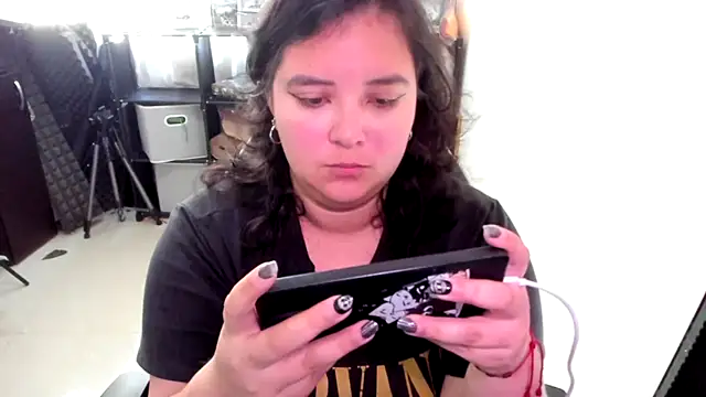 aika-dreams online show from December 2025 02:11:01 PM