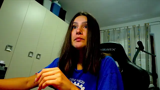 Snapshot of GodlyTheia chatting on October 2025 09:43:02 AM GodlyTheia online show from October 2025 09:43:02 AM