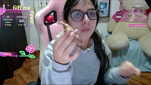 Maggie Fox3 online show from September 2025 02:33:01 AM