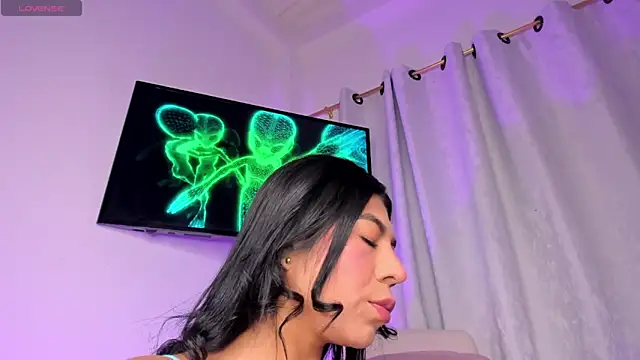 VictoriaVX online show from September 2025 11:23:02 AM