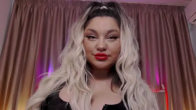 Larissa K online show from October 2025 07:05:02 AM