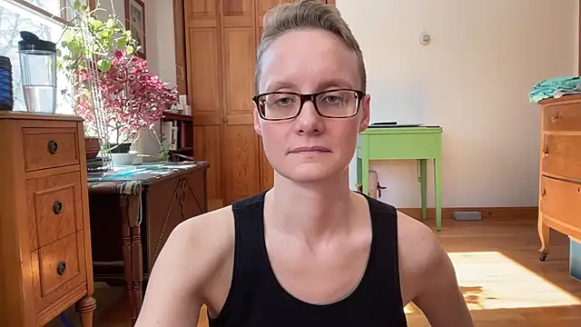 Snapshot of LeahWilde chatting on March 2025 03:37:02 PM LeahWilde online show from March 2025 03:37:02 PM