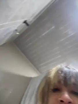 stormytt  online show from September 2025 01:32:01 PM