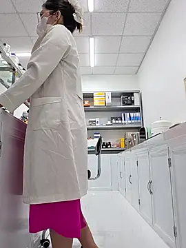 Snapshot of HinaLovely chatting on April 2026 03:59:01 AM HinaLovely online show from April 2026 03:59:01 AM