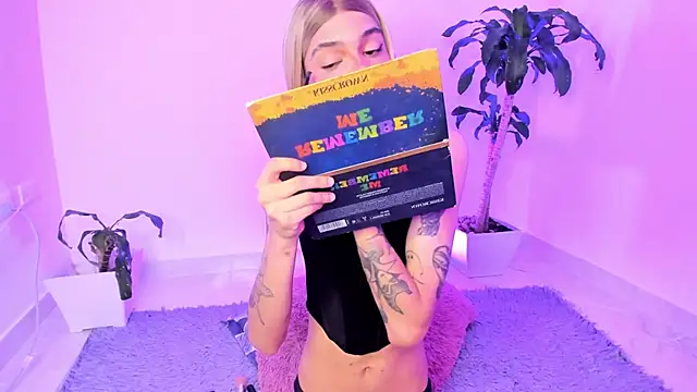 Snapshot of Varya_Ferreira chatting on April 2026 07:42:01 AM Varya Ferreira online show from April 2026 07:42:01 AM