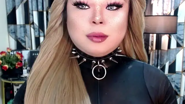 Snapshot of Mistress_DOMnicaaxx chatting on September 2025 06:18:01 PM Mistress DOMnicaaxx online show from September 2025 06:18:01 PM