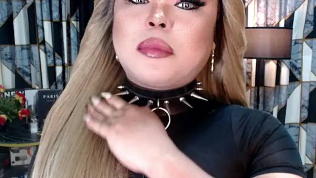 Snapshot of Mistress_DOMnicaaxx chatting on September 2025 04:41:02 PM Mistress DOMnicaaxx online show from September 2025 04:41:02 PM