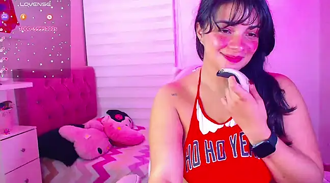 Snapshot of Vannessa__Shy chatting on December 2024 11:49:01 PM Vannessa  Shy online show from December 2024 11:49:01 PM