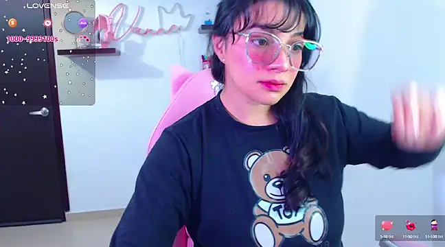 Snapshot of Vannessa__Shy chatting on February 2025 09:11:02 PM Vannessa  Shy online show from February 2025 09:11:02 PM