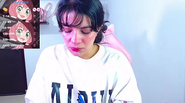 Snapshot of Vannessa__Shy chatting on March 2025 03:42:01 PM Vannessa  Shy online show from March 2025 03:42:01 PM