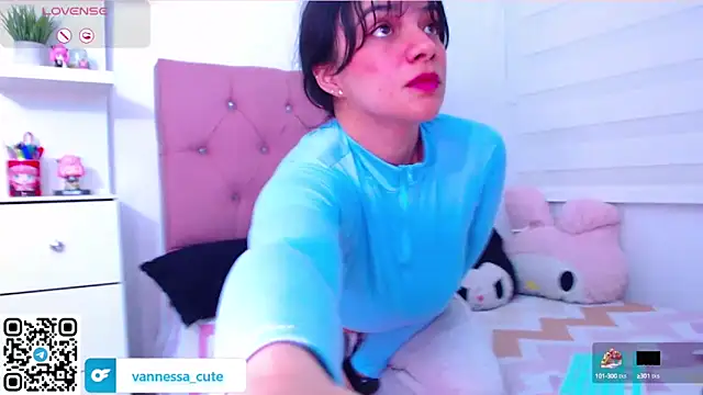Snapshot of Vannessa__Shy chatting on September 2025 11:29:02 PM Vannessa  Shy online show from September 2025 11:29:02 PM