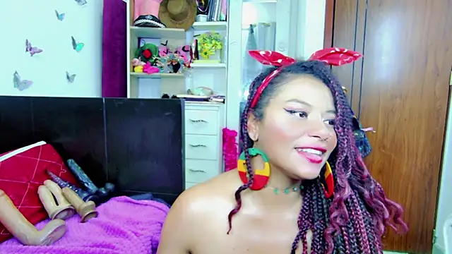 Snapshot of Naasha_ chatting on February 2025 08:33:02 PM Naasha  online show from February 2025 08:33:02 PM