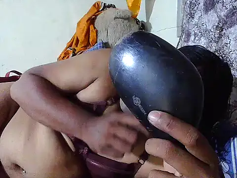 Snapshot of Alora-shine chatting on March 2026 06:51:01 PM Alora-shine online show from March 2026 06:51:01 PM