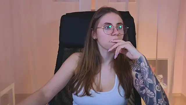  AnnaStark  online show from January 2025 08:11:01 PM