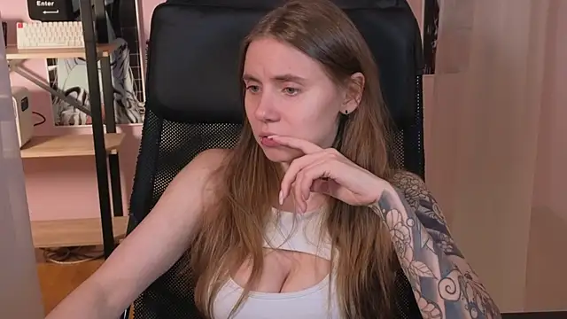  AnnaStark  online show from September 2025 08:14:01 PM