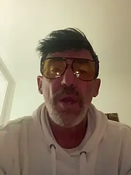 Snapshot of maxximere chatting on March 2026 10:59:01 PM maxximere online show from March 2026 10:59:01 PM