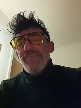 Snapshot of maxximere chatting on March 2026 12:49:01 AM maxximere online show from March 2026 12:49:01 AM