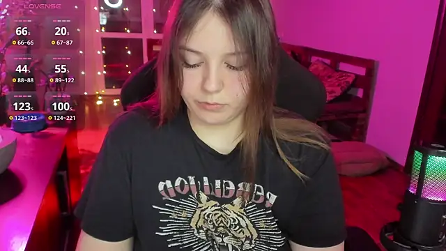 Snapshot of XNirvanaX chatting on February 2026 02:50:02 AM XNirvanaX online show from February 2026 02:50:02 AM