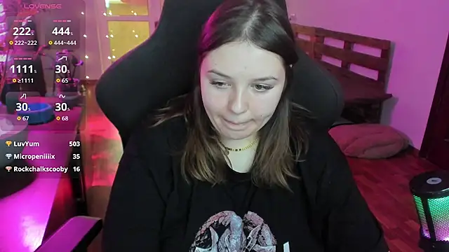 Snapshot of XNirvanaX chatting on February 2026 07:51:01 AM XNirvanaX online show from February 2026 07:51:01 AM