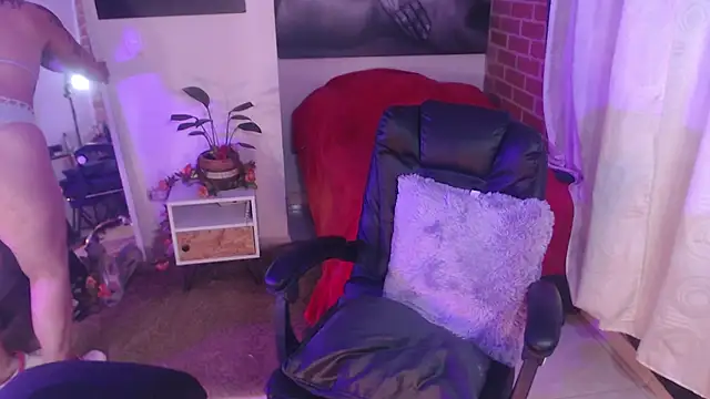 Snapshot of agnes_blackmoree chatting on April 2026 02:56:01 AM agnes blackmoree online show from April 2026 02:56:01 AM