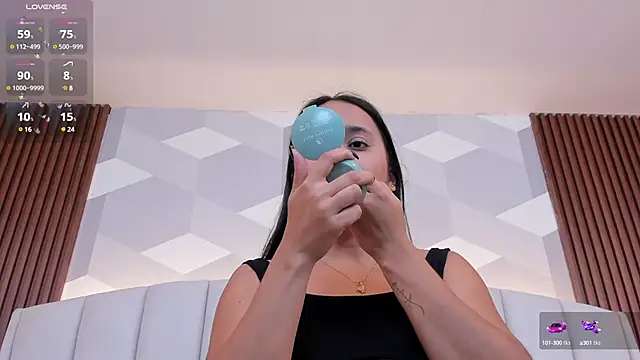 Snapshot of Sammy_Fit_ chatting on January 2025 03:32:02 PM Sammy Fit online show from January 2025 03:32:02 PM