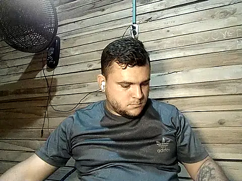 Snapshot of Arcangel_05 chatting on April 2026 04:26:02 AM Arcangel 05 online show from April 2026 04:26:02 AM