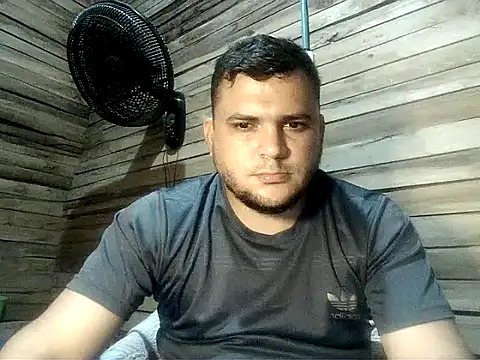 Snapshot of Arcangel_05 chatting on April 2026 05:03:01 AM Arcangel 05 online show from April 2026 05:03:01 AM