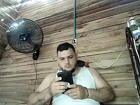 Snapshot of Arcangel_05 chatting on May 2026 03:29:01 PM Arcangel 05 online show from May 2026 03:29:01 PM