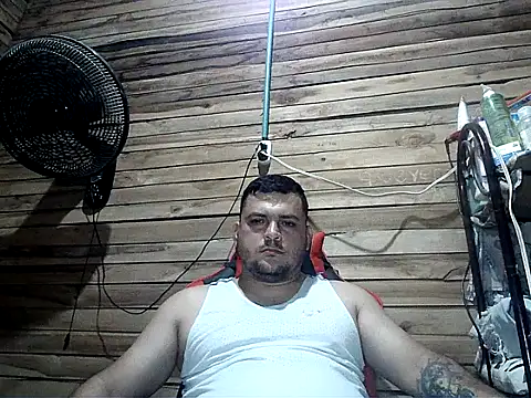Snapshot of Arcangel_05 chatting on May 2026 05:16:02 AM Arcangel 05 online show from May 2026 05:16:02 AM