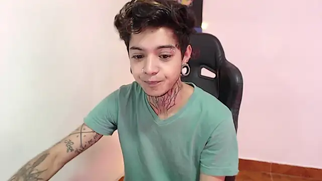 Snapshot of saad_man chatting on December 2024 06:28:01 PM saad man online show from December 2024 06:28:01 PM