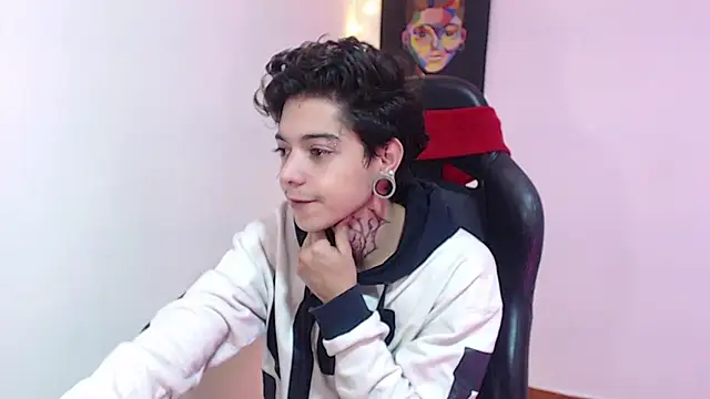 Snapshot of saad_man chatting on December 2024 12:18:02 PM saad man online show from December 2024 12:18:02 PM