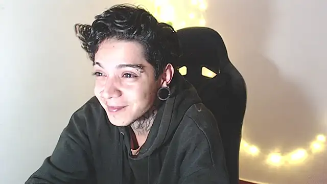 Snapshot of saad_man chatting on January 2025 10:40:01 AM saad man online show from January 2025 10:40:01 AM