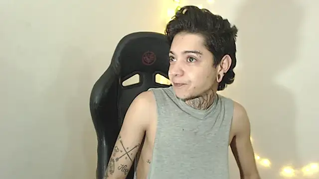 Snapshot of saad_man chatting on February 2025 04:25:02 AM saad man online show from February 2025 04:25:02 AM