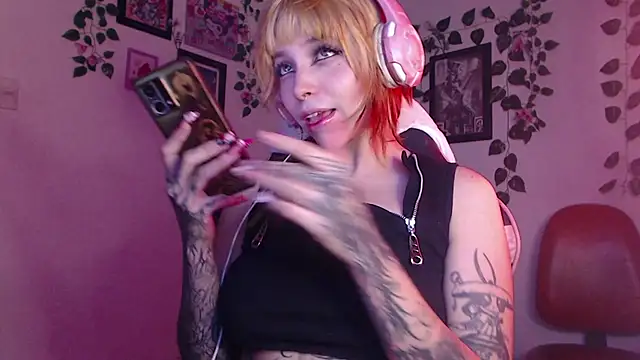 Snapshot of MaryJannes chatting on December 2024 08:31:02 AM MaryJannes online show from December 2024 08:31:02 AM