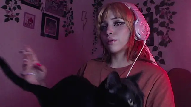 Snapshot of MaryJannes chatting on December 2024 10:24:01 AM MaryJannes online show from December 2024 10:24:01 AM