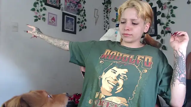 Snapshot of MaryJannes chatting on January 2025 08:07:01 PM MaryJannes online show from January 2025 08:07:01 PM