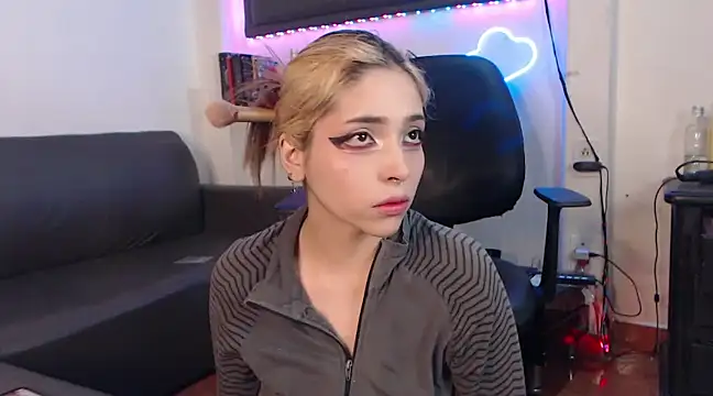 Snapshot of MaryJannes chatting on March 2025 07:15:01 AM MaryJannes online show from March 2025 07:15:01 AM