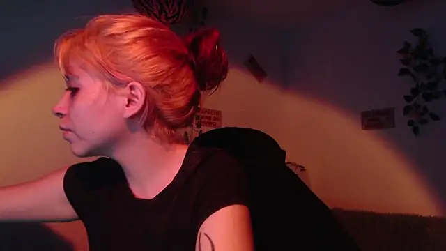 Snapshot of MaryJannes chatting on November 2025 07:43:01 AM MaryJannes online show from November 2025 07:43:01 AM