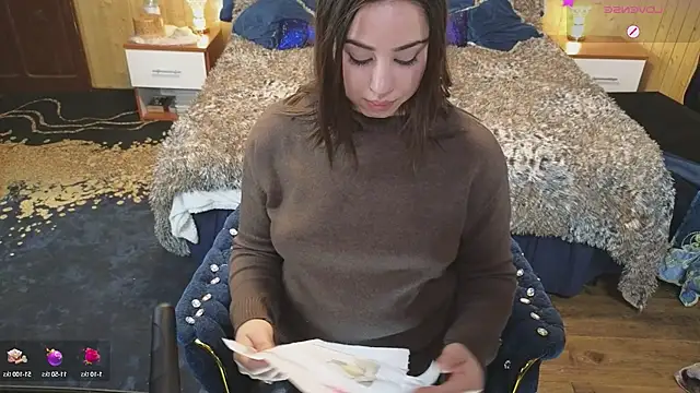 Snapshot of VanessaDoyle chatting on January 2025 12:11:02 PM VanessaDoyle online show from January 2025 12:11:02 PM
