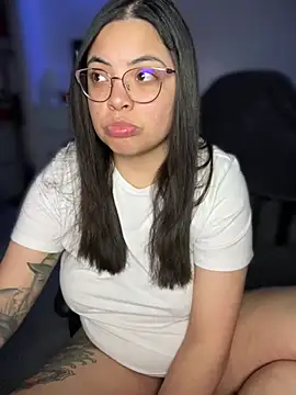 Snapshot of drizzypeach602 chatting on March 2025 06:46:02 AM drizzypeach602 online show from March 2025 06:46:02 AM