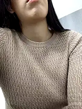 Snapshot of Amira_Milker chatting on February 2025 12:58:02 PM Amira Milker online show from February 2025 12:58:02 PM