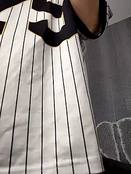 Snapshot of Amira_Milker chatting on February 2025 07:50:02 PM Amira Milker online show from February 2025 07:50:02 PM